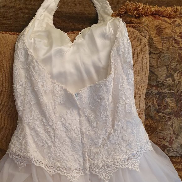 Wedding Dress - Picture 2 of 5